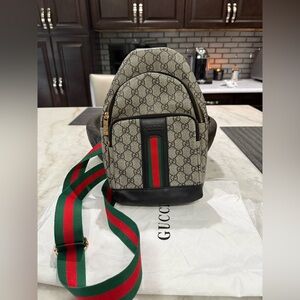 Gucci sling bag